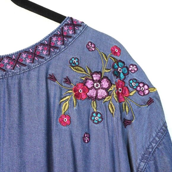 Cato Floral Embroidered Chambray Hi-Low Hem Short Sleeve Blouse Sz L EUC Summer - Picture 4 of 9